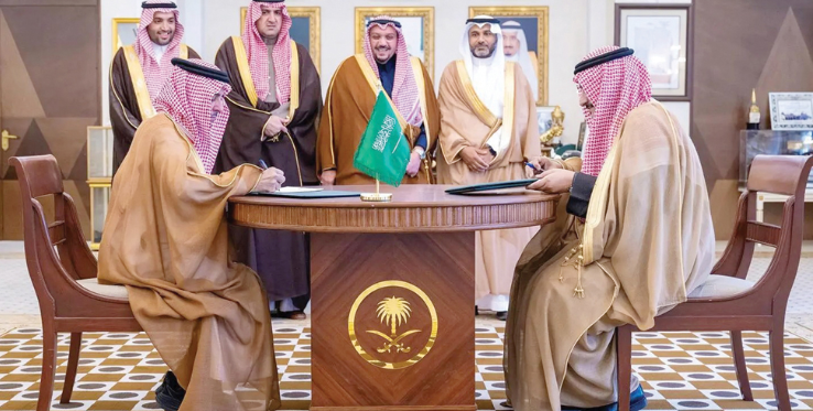 أمير القصيم يرعى توقيع اتفاقيات تعزيز شراكات في عنيزة.png